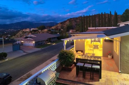 1630 Virden Dr, Glendale CA  91208-2722 exterior