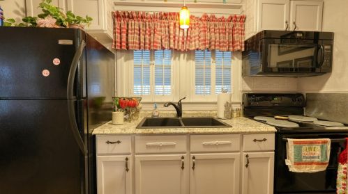 10272 Frd Rd, Cambridge OH  43725-9521 exterior