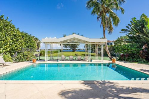5400 Essex Ct, West Palm Beach, FL 33405-3382