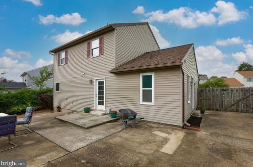 194 Jonathan Way, Red Lion PA  17356-9044 exterior