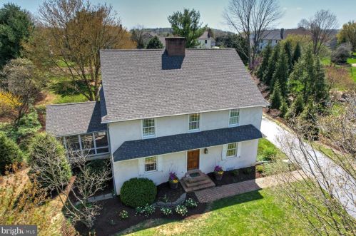 378 Carter Moir Dr, Lancaster, PA 17601-2966