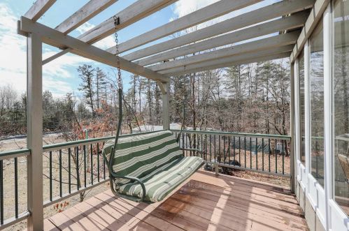 16 10th St, Kingston NH  03848-3717 exterior