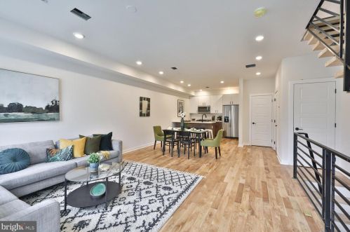 23 Durham St, Philadelphia, PA 19119-1821