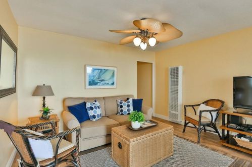 1743 Ocean Front St, San Diego, CA 92107-3212