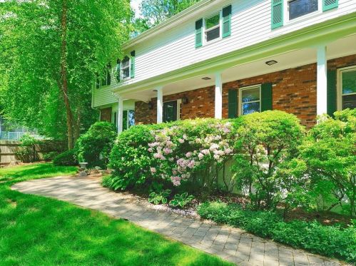 54 Blue Rock Dr, Stamford, CT 06903-5002