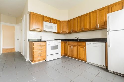 328 Avenue A, Bayonne NJ  07002-1320 exterior