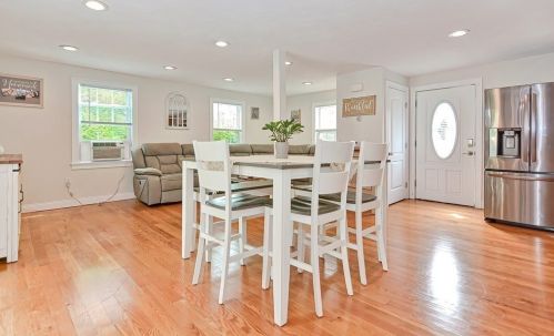 19 Beacon St, Gloucester MA 01930-3436 exterior