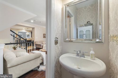 4318 Wisley Turn, Woodbridge VA  22192-7822 exterior