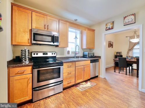 512 Laughead Ave, Boothwyn, PA 19061-4059