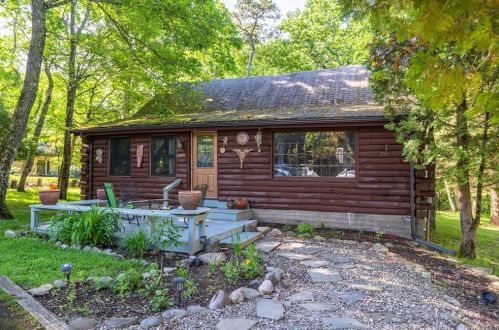 11 Picadilly Ct, Rock Hill NY  12775-6435 exterior
