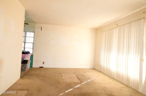 484 Flint St, Chandler, AZ 85225-4530