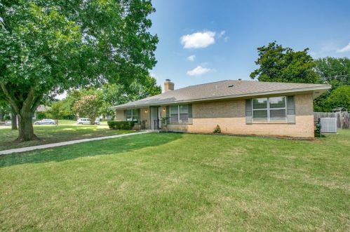2524 Yellowstone Pl, Denton, TX 76209-8630