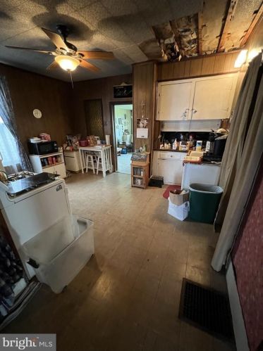 10 Jury St, Highspire PA  17034-1010 exterior