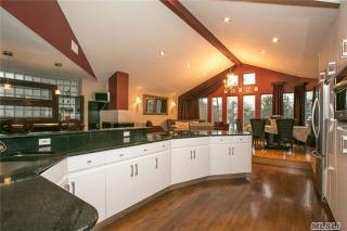 73 Orange Dr, Muttontown NY  11753-1529 exterior