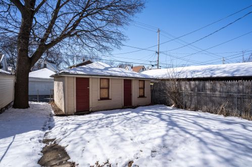 2129 30th St, Milwaukee WI 53215-2430 exterior