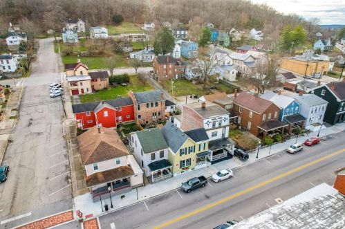 403 3 St, Aurora IN 47001-1311 exterior