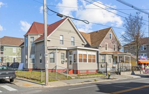 1326 Eddy St, Providence, RI 02905-2821