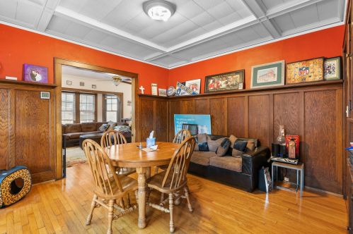 3000 Murray Ave, Milwaukee WI 53211-3205 exterior