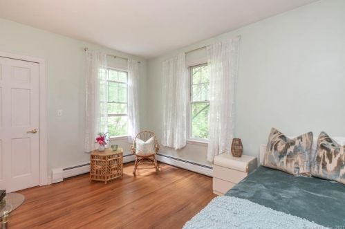 98 Kings Dr, Southport CT  06890-1209 exterior