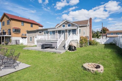 2500 Ocean Ave, North Bellmore NY  11710-3825 exterior