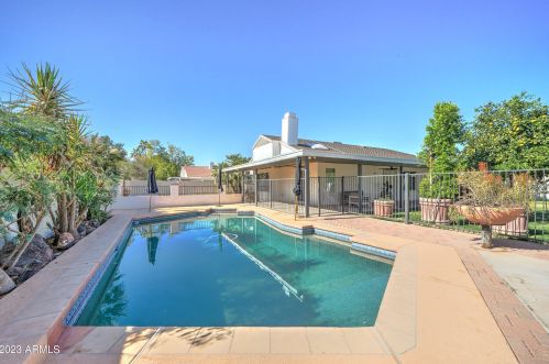 4945 Acoma Dr, Glendale AZ  85306-3827 exterior
