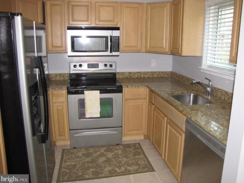 1971 Villaridge Dr, Herndon, VA 20191-4826