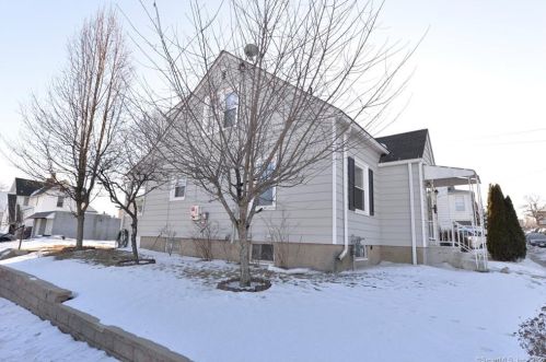 631 Congress Ave, Waterbury CT  06708-4154 exterior