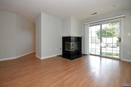 1099 Devon Ct, Mahwah NJ  07430-3244 exterior
