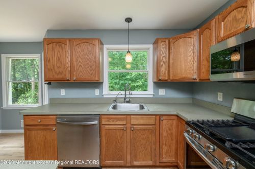 86 Serpentine Dr, Berkeley Township NJ  08721-3051 exterior