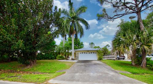 667 Bayfront Ter, Sebastian, FL 32958-5929