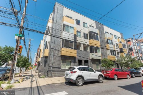 900 16th St, Philadelphia PA  19130-1677 exterior