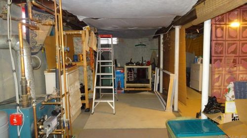 30 Duval St, Manchester CT 06042-2816 exterior