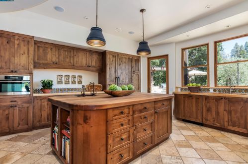 5 Owl Hill Ct, Orinda CA  94563-3441 exterior