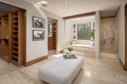 8411 Run Of The Knolls Ct, San Diego CA  92127 exterior