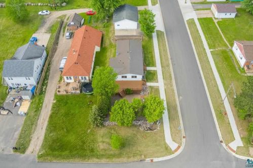 526 Lake St, Chisholm MN  55719-1334 exterior