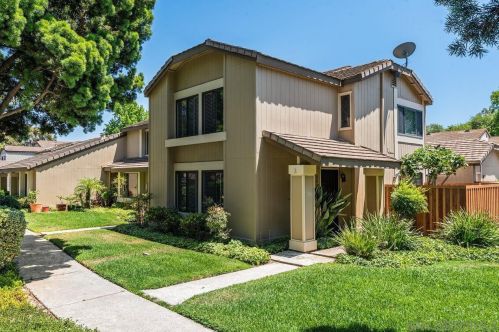 9942 Pineknoll Ln, San Diego, CA 92124-1810