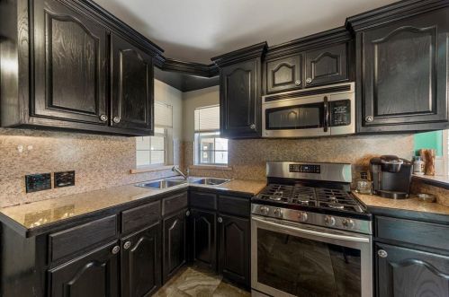 1006 Commerce Dr, Greenville TX  75401-2214 exterior