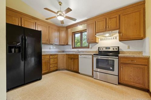 52 Wintonbury Ave, Bloomfield, CT 06002-1917