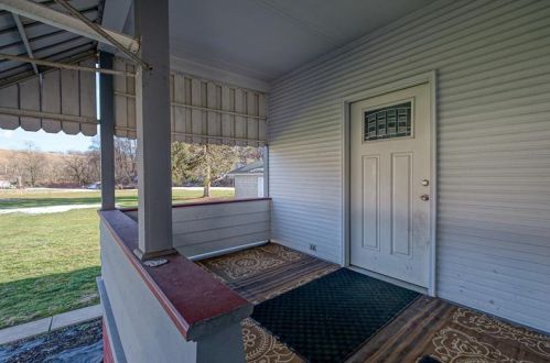 1038 Pike Run Dr, Coal Center, PA 15423-1037