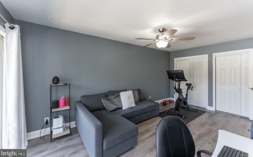 281 Chelsea Cir, Newtown Square PA  19073-2104 exterior