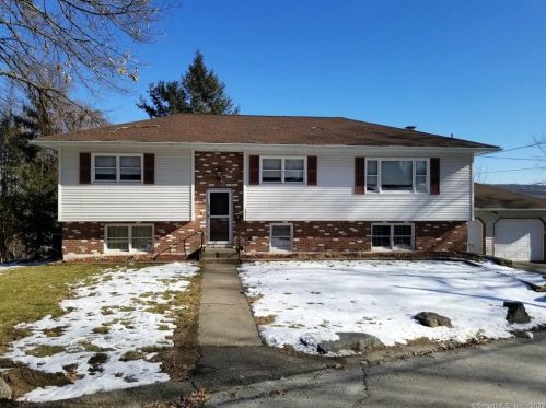 209 Geddes Ter, Waterbury, CT 06708-4739