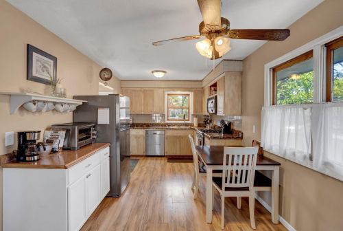 3906 Scott Ave, Minneapolis, MN 55422-2025
