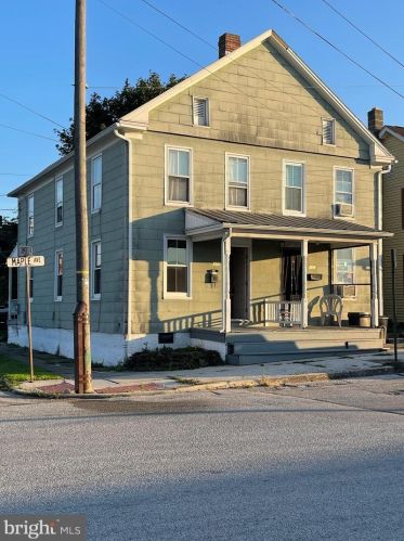 340 Maple Ave, Hanover PA 17331-4624 exterior