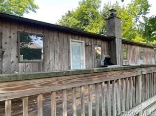 4 Parkway Dr, Yorktown Hgts NY  10598-6407 exterior