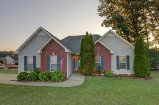1899 Sydney Louise Dr, Clarksville, TN 37042-1563