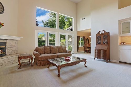 2323 Grenoble Dr, Lodi, CA 95242-9141