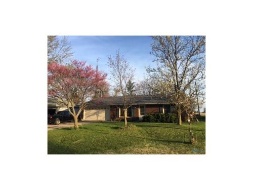 111 Oak Park Dr, Hicksville, OH 43526-1355