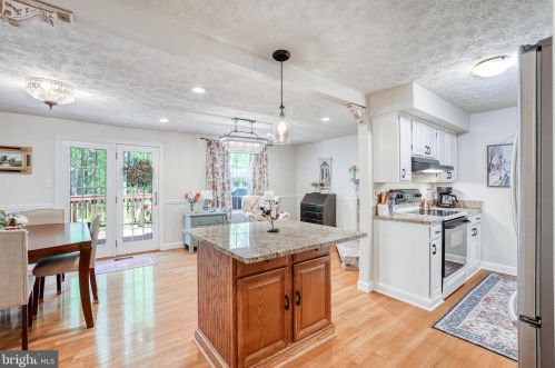 10902 Barton Hill Ct, Herndon VA  20191-5000 exterior