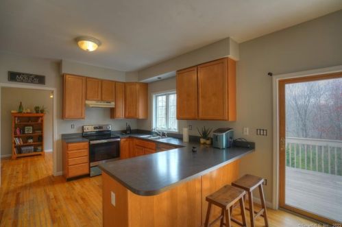 1783 Center Groton Rd, Gales Ferry, CT 06339-1603