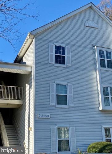 224 Stone Hurst Ct, New Castle, DE 19720-3947
